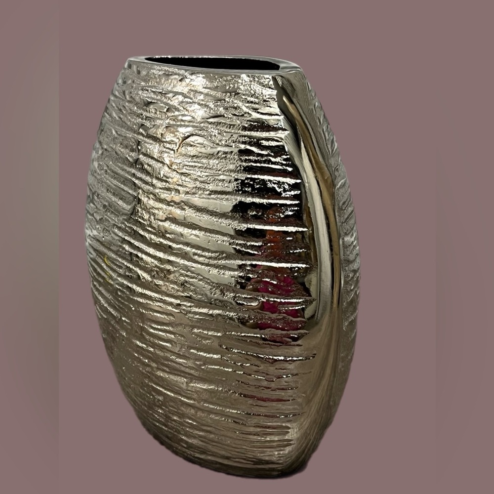 Simply Designs Contemporary  Metal Vase New Without Box